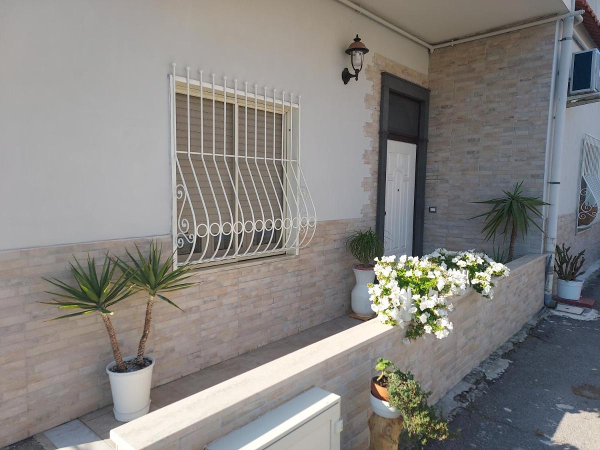 B&B Petra Hercules Torre Annunziata Bagian luar foto