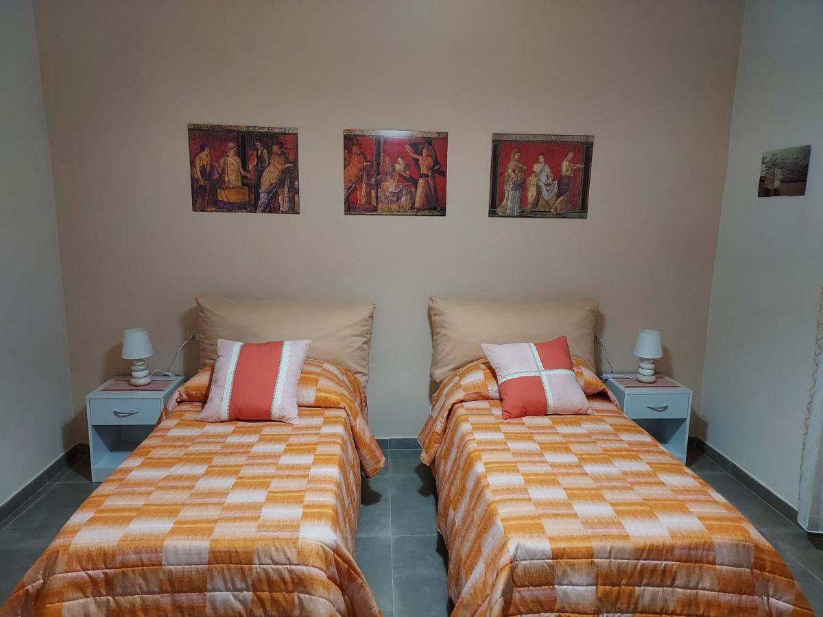 B&B Petra Hercules Torre Annunziata Bagian luar foto