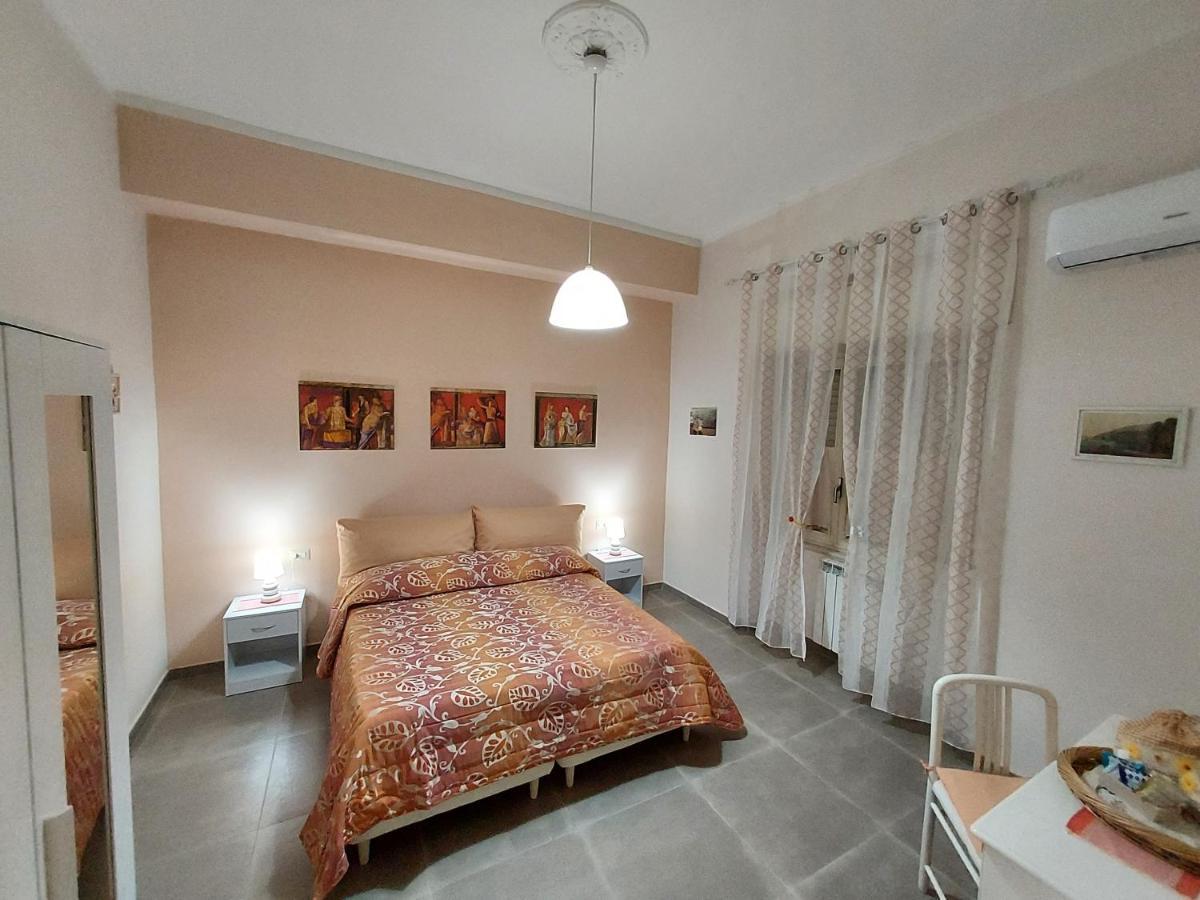 B&B Petra Hercules Torre Annunziata Bagian luar foto