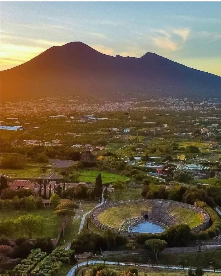B&B Petra Hercules Torre Annunziata Bagian luar foto