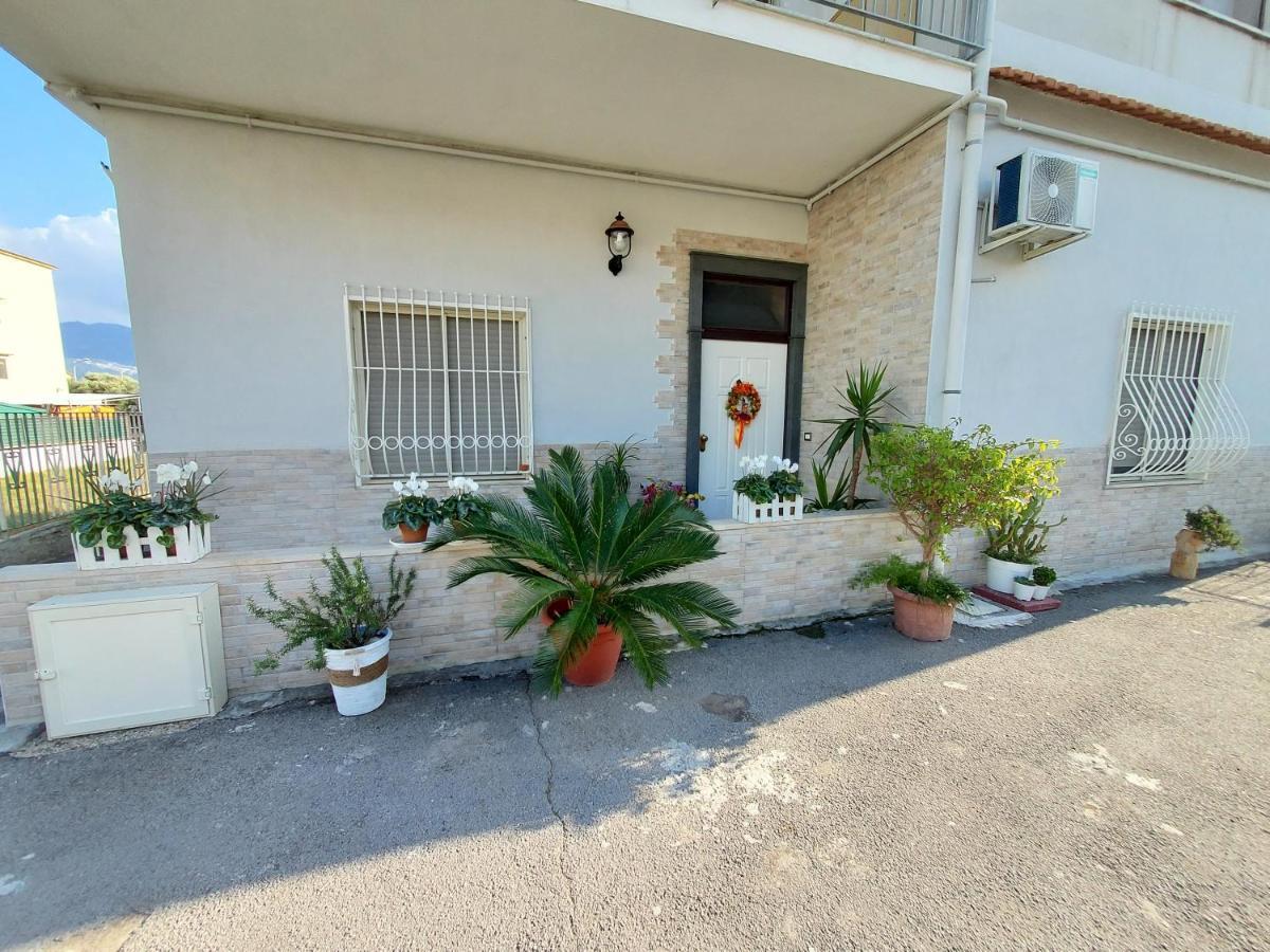 B&B Petra Hercules Torre Annunziata Bagian luar foto