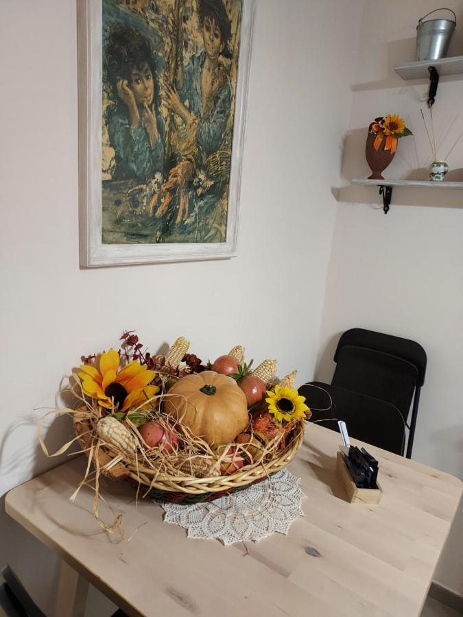 B&B Petra Hercules Torre Annunziata Bagian luar foto